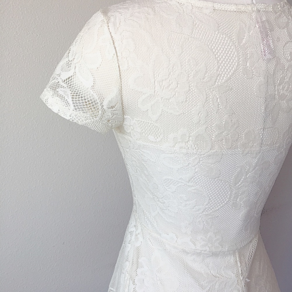 Floral Lace Dress - Picture 6 of 8